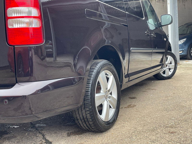 Volkswagen Caddy Maxi Life 1.6 TDI CR MPV 5dr Diesel DSG Euro 5 (102 ps) 5dr Automatic 2025