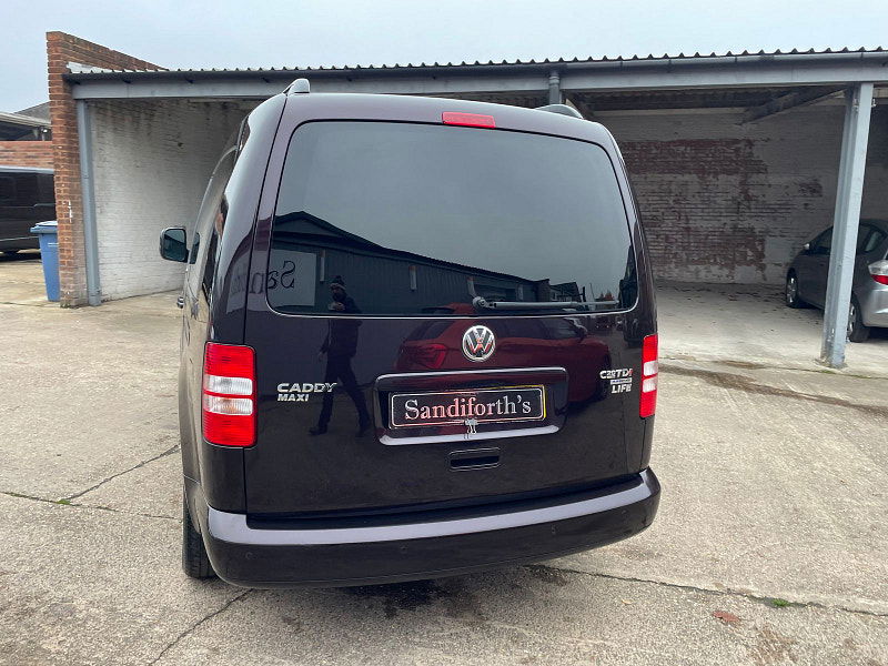 Volkswagen Caddy Maxi Life 1.6 TDI CR MPV 5dr Diesel DSG Euro 5 (102 ps) 5dr Automatic 2025