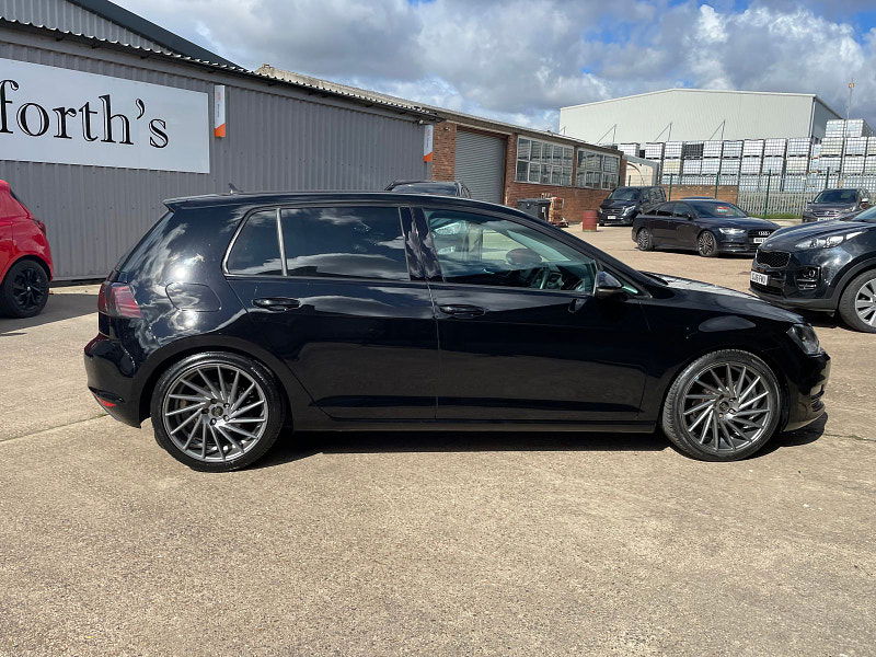 Volkswagen Golf 2.0 TDI BlueMotion Tech Match Edition Hatchback 5dr Diesel Manual Euro 6 (s/s) (150 ps) Multi Spoke Alloys 18's 5dr Manual 2025