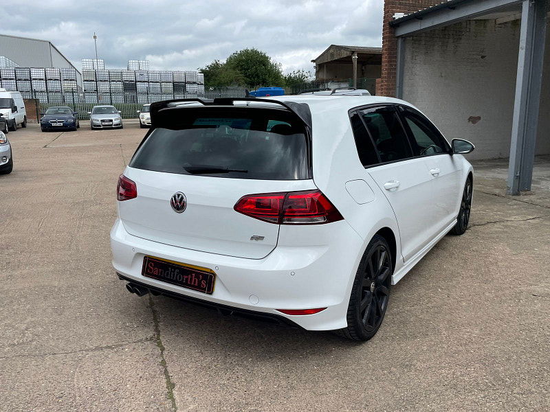 Volkswagen Golf 2.0 TDI BlueMotion Tech R-Line Edition Hatchback 5dr Diesel DSG Euro 6 (s/s) (150 ps) Leather, Pan Roof 5dr Automatic 2025