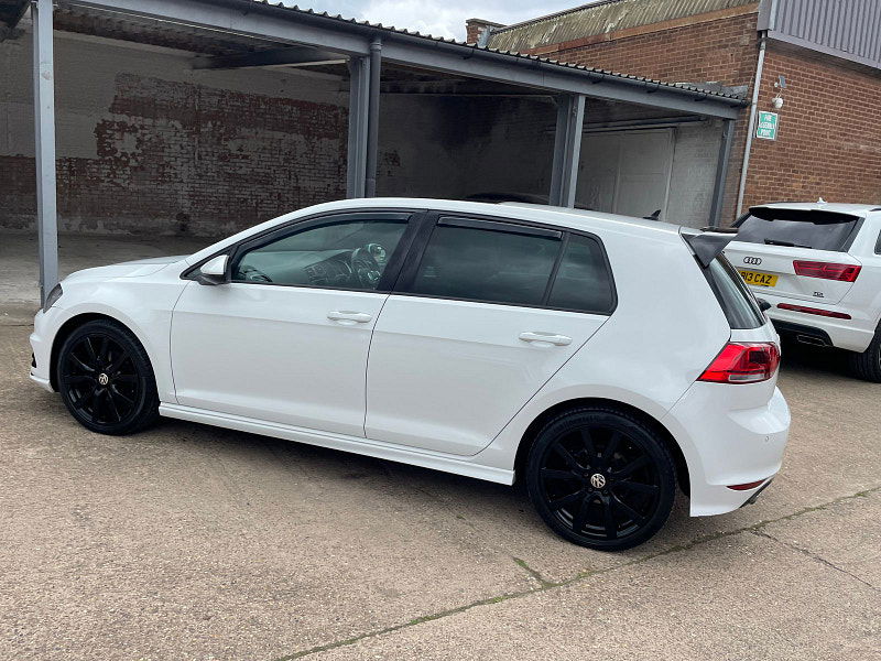 Volkswagen Golf 2.0 TDI BlueMotion Tech R-Line Edition Hatchback 5dr Diesel DSG Euro 6 (s/s) (150 ps) Leather, Pan Roof 5dr Automatic 2025