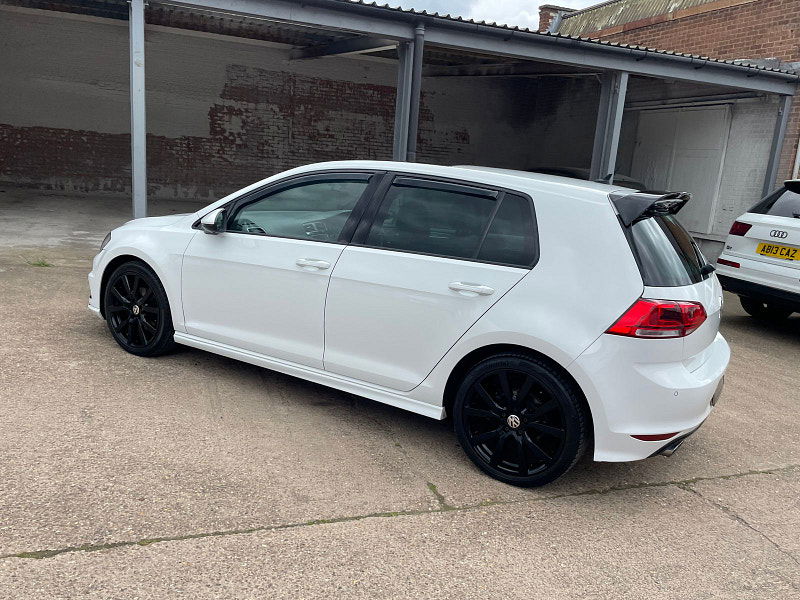 Volkswagen Golf 2.0 TDI BlueMotion Tech R-Line Edition Hatchback 5dr Diesel DSG Euro 6 (s/s) (150 ps) Leather, Pan Roof 5dr Automatic 2025