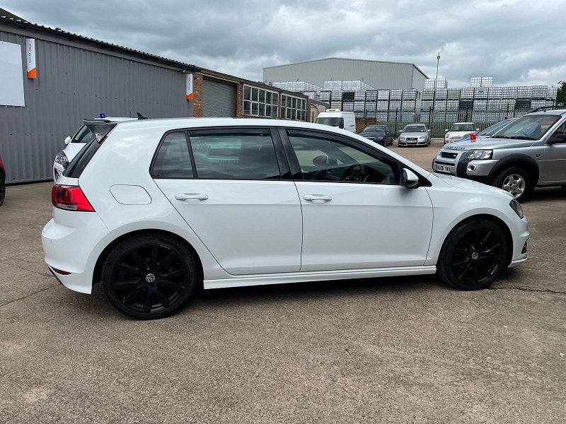 Volkswagen Golf 2.0 TDI BlueMotion Tech R-Line Edition Hatchback 5dr Diesel DSG Euro 6 (s/s) (150 ps) Leather, Pan Roof 5dr Automatic 2025