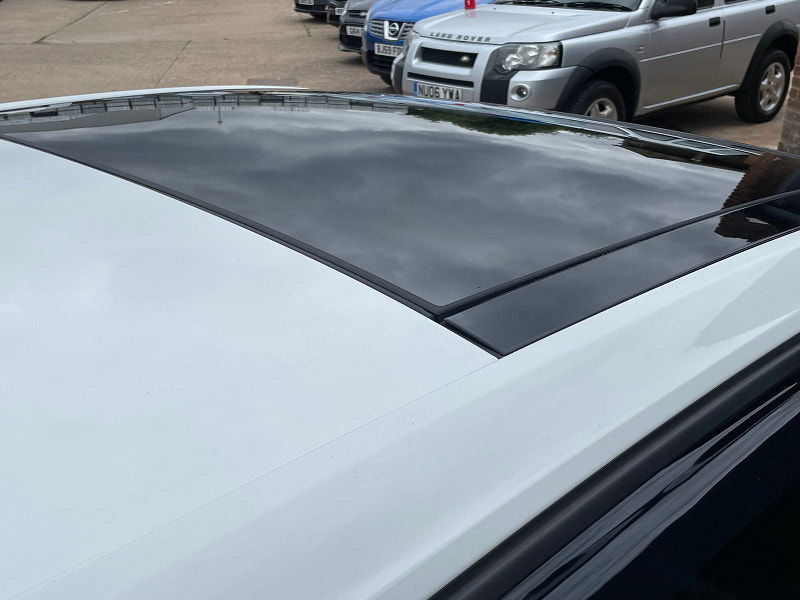 Volkswagen Golf 2.0 TDI BlueMotion Tech R-Line Edition Hatchback 5dr Diesel DSG Euro 6 (s/s) (150 ps) Leather, Pan Roof 5dr Automatic 2025