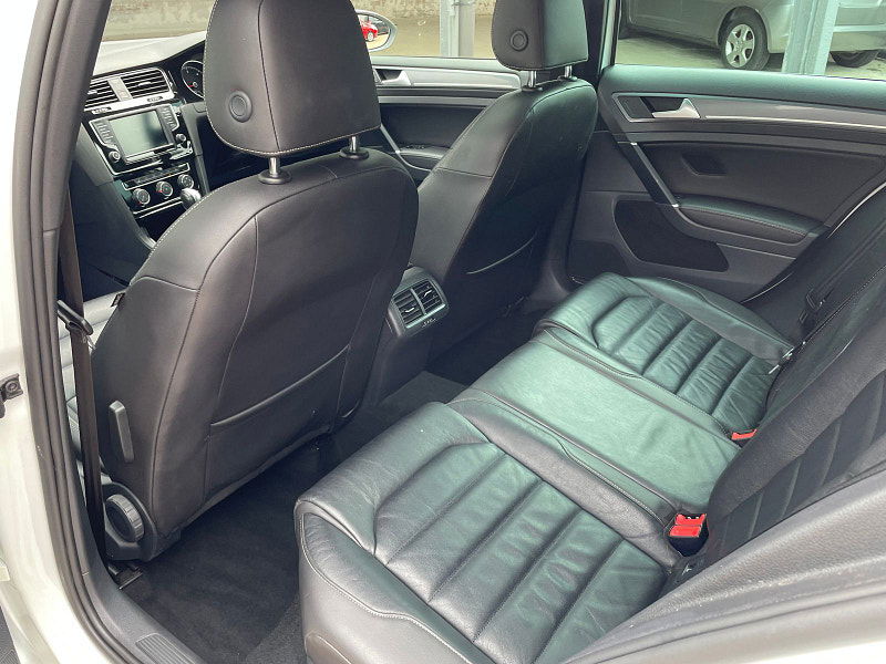 Volkswagen Golf 2.0 TDI BlueMotion Tech R-Line Edition Hatchback 5dr Diesel DSG Euro 6 (s/s) (150 ps) Leather, Pan Roof 5dr Automatic 2025