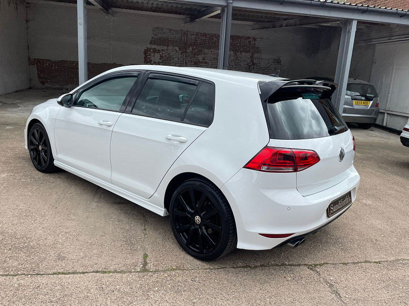 Volkswagen Golf 2.0 TDI BlueMotion Tech R-Line Edition Hatchback 5dr Diesel DSG Euro 6 (s/s) (150 ps) Leather, Pan Roof 5dr Automatic 2025
