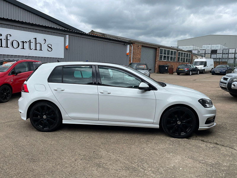 Volkswagen Golf 2.0 TDI BlueMotion Tech R-Line Edition Hatchback 5dr Diesel DSG Euro 6 (s/s) (150 ps) Leather, Pan Roof 5dr Automatic 2025