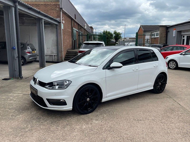 Volkswagen Golf 2.0 TDI BlueMotion Tech R-Line Edition Hatchback 5dr Diesel DSG Euro 6 (s/s) (150 ps) Leather, Pan Roof 5dr Automatic 2025