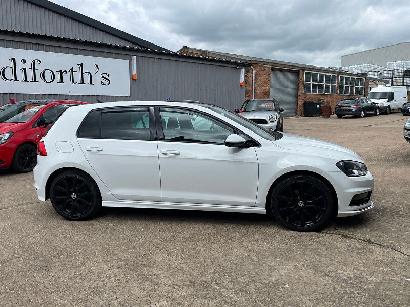Volkswagen Golf 2.0 TDI BlueMotion Tech R-Line Edition Hatchback 5dr Diesel DSG Euro 6 (s/s) (150 ps) Leather, Pan Roof 5dr Automatic 2025