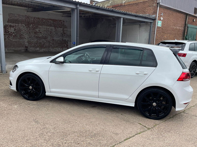 Volkswagen Golf 2.0 TDI BlueMotion Tech R-Line Edition Hatchback 5dr Diesel DSG Euro 6 (s/s) (150 ps) Leather, Pan Roof 5dr Automatic 2025
