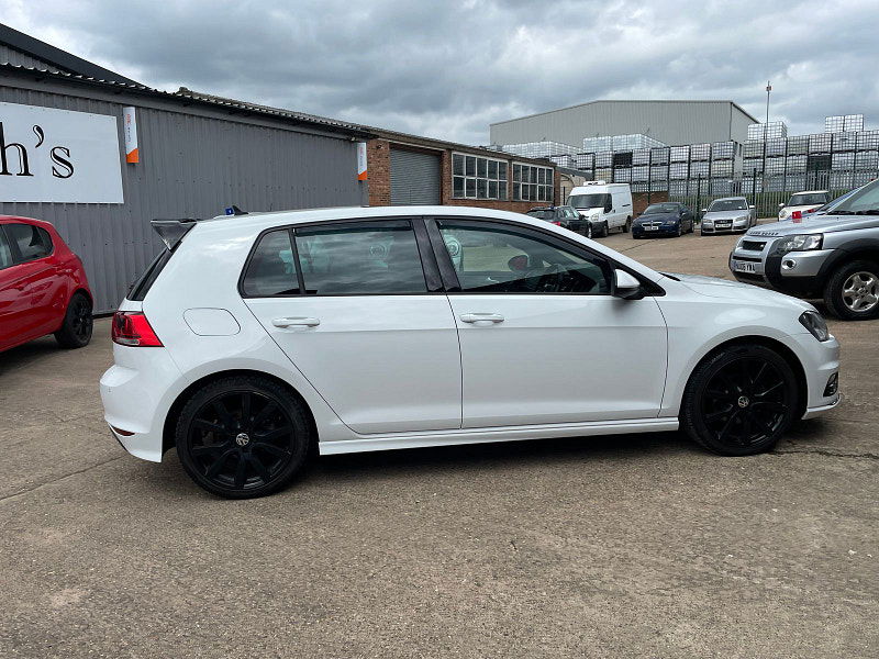 Volkswagen Golf 2.0 TDI BlueMotion Tech R-Line Edition Hatchback 5dr Diesel DSG Euro 6 (s/s) (150 ps) Leather, Pan Roof 5dr Automatic 2025