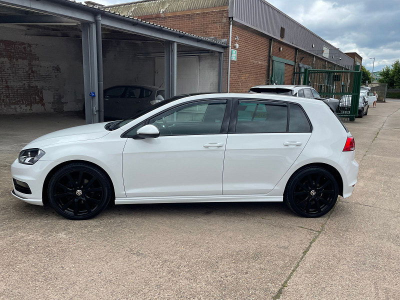 Volkswagen Golf 2.0 TDI BlueMotion Tech R-Line Edition Hatchback 5dr Diesel DSG Euro 6 (s/s) (150 ps) Leather, Pan Roof 5dr Automatic 2025