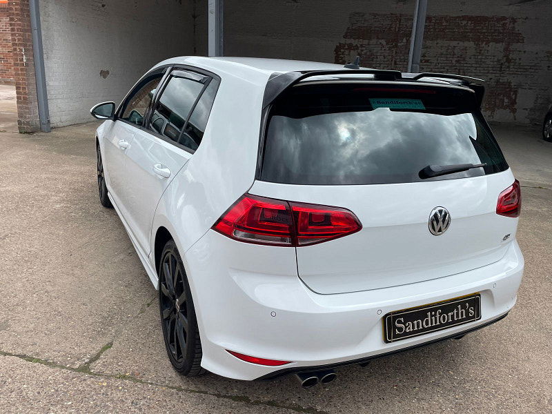 Volkswagen Golf 2.0 TDI BlueMotion Tech R-Line Edition Hatchback 5dr Diesel DSG Euro 6 (s/s) (150 ps) Leather, Pan Roof 5dr Automatic 2025