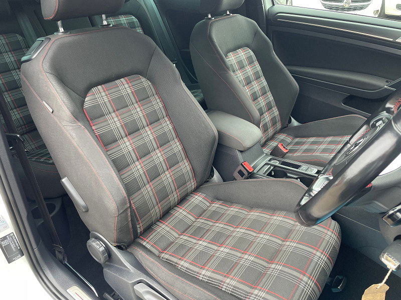 Volkswagen Golf 2.0 TSI GTI Performance Hatchback 3dr Petrol Manual Euro 6 (s/s) (245 ps) 3dr Manual 2025
