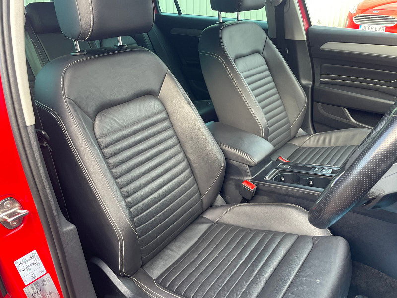 Volkswagen Passat 1.4 TSI 13kWh GTE Estate 5dr Petrol Plug-in Hybrid DSG Euro 6 (s/s) (218 ps) 5dr Automatic 2026