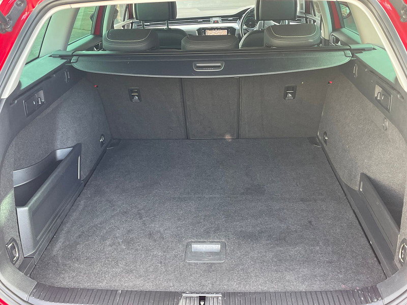 Volkswagen Passat 1.4 TSI 13kWh GTE Estate 5dr Petrol Plug-in Hybrid DSG Euro 6 (s/s) (218 ps) 5dr Automatic 2026