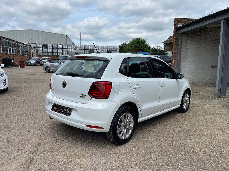 Volkswagen Polo 1.2 TSI BlueMotion Tech SE Hatchback 5dr Petrol Manual Euro 6 (s/s) (90 ps) Only 1 Former Keeper 5dr Manual 2024