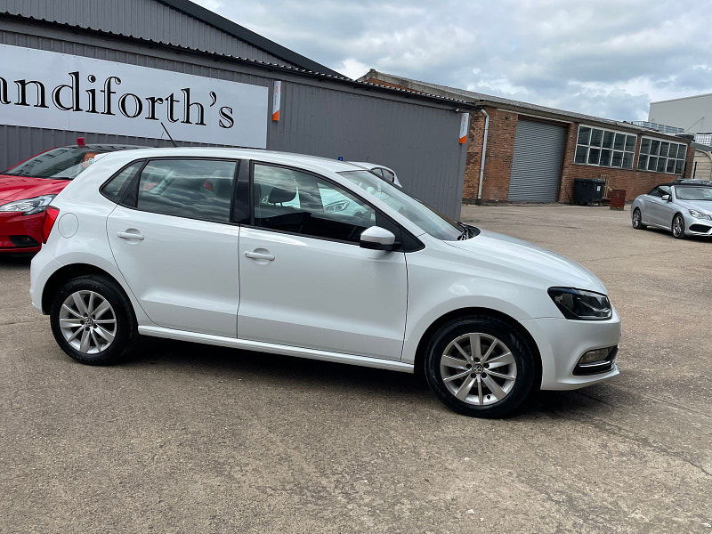 Volkswagen Polo 1.2 TSI BlueMotion Tech SE Hatchback 5dr Petrol Manual Euro 6 (s/s) (90 ps) Only 1 Former Keeper 5dr Manual 2024