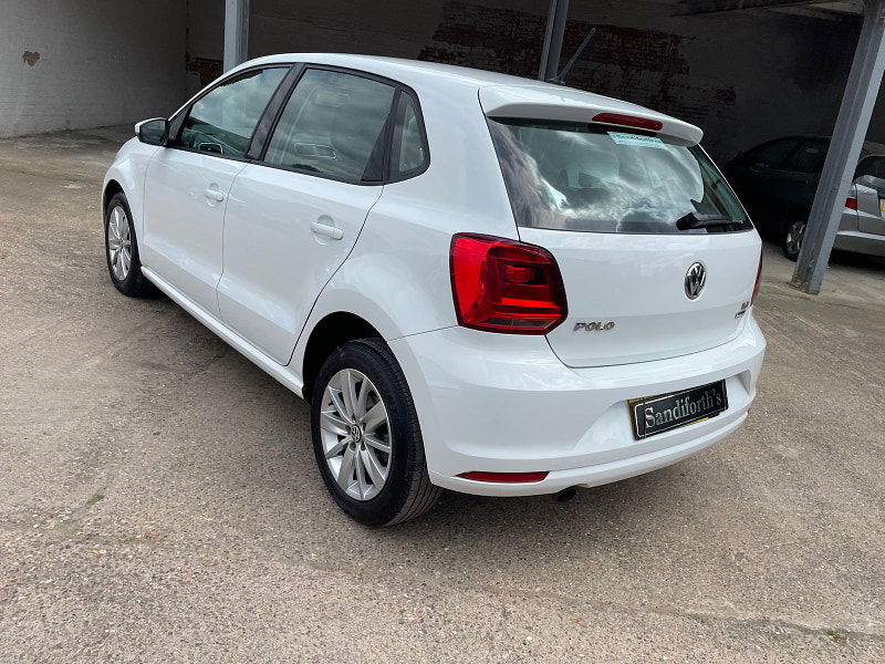 Volkswagen Polo 1.2 TSI BlueMotion Tech SE Hatchback 5dr Petrol Manual Euro 6 (s/s) (90 ps) Only 1 Former Keeper 5dr Manual 2024