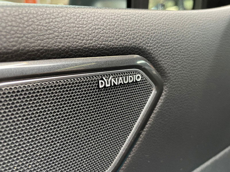 Volkswagen Tiguan 2.0 R-LINE TDI BMT 4MOTION DSG 5d 188 BHP PAN ROOF, HEAD UP DISPLAY DYNAUDIO, REVERSING CAMERA, SAT NAV 5dr Automatic 2025