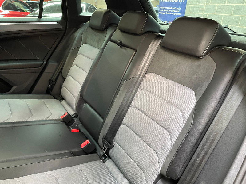 Volkswagen Tiguan 2.0 R-LINE TDI BMT 4MOTION DSG 5d 188 BHP PAN ROOF, HEAD UP DISPLAY DYNAUDIO, REVERSING CAMERA, SAT NAV 5dr Automatic 2025