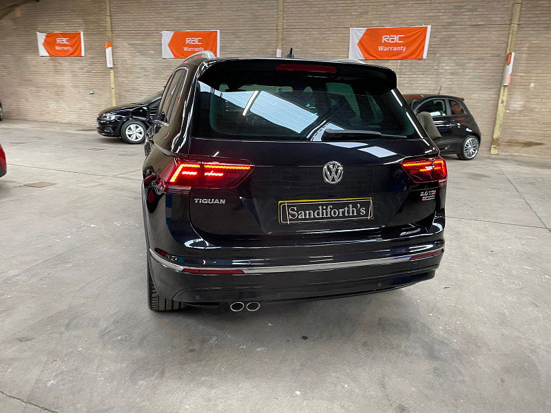 Volkswagen Tiguan 2.0 R-LINE TDI BMT 4MOTION DSG 5d 188 BHP PAN ROOF, HEAD UP DISPLAY DYNAUDIO, REVERSING CAMERA, SAT NAV 5dr Automatic 2025