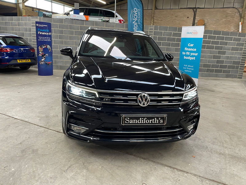 Volkswagen Tiguan 2.0 R-LINE TDI BMT 4MOTION DSG 5d 188 BHP PAN ROOF, HEAD UP DISPLAY DYNAUDIO, REVERSING CAMERA, SAT NAV 5dr Automatic 2025