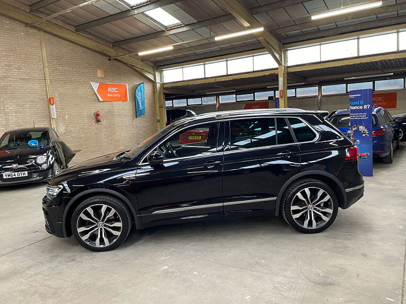 Volkswagen Tiguan 2.0 R-LINE TDI BMT 4MOTION DSG 5d 188 BHP PAN ROOF, HEAD UP DISPLAY DYNAUDIO, REVERSING CAMERA, SAT NAV 5dr Automatic 2025