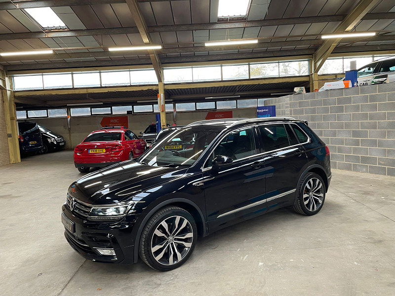 Volkswagen Tiguan 2.0 R-LINE TDI BMT 4MOTION DSG 5d 188 BHP PAN ROOF, HEAD UP DISPLAY DYNAUDIO, REVERSING CAMERA, SAT NAV 5dr Automatic 2025