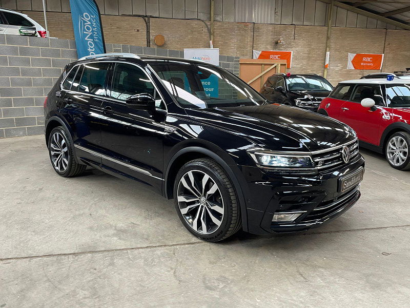 Volkswagen Tiguan 2.0 R-LINE TDI BMT 4MOTION DSG 5d 188 BHP PAN ROOF, HEAD UP DISPLAY DYNAUDIO, REVERSING CAMERA, SAT NAV 5dr Automatic 2025