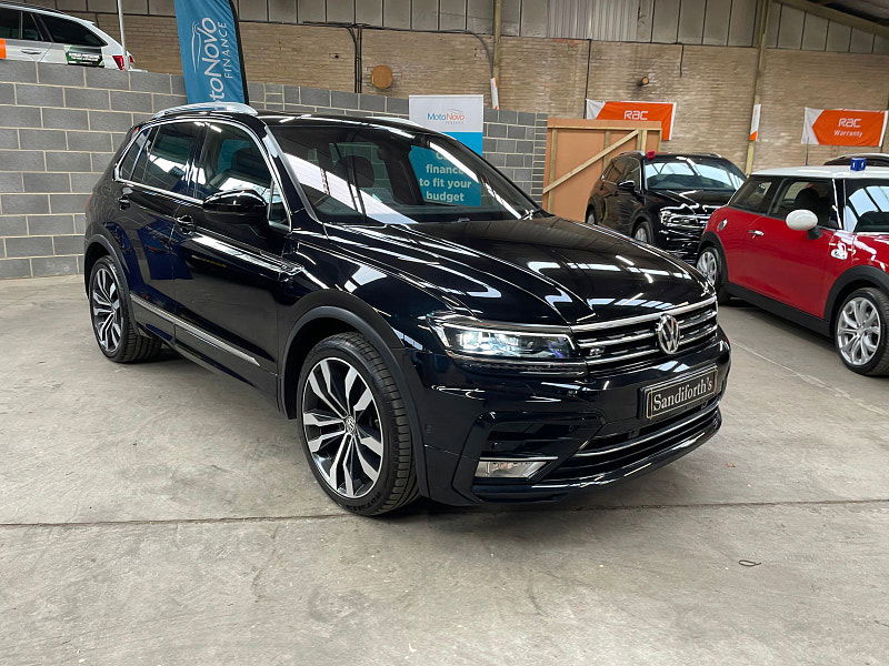 Volkswagen Tiguan 2.0 R-LINE TDI BMT 4MOTION DSG 5d 188 BHP PAN ROOF, HEAD UP DISPLAY DYNAUDIO, REVERSING CAMERA, SAT NAV 5dr Automatic 2025