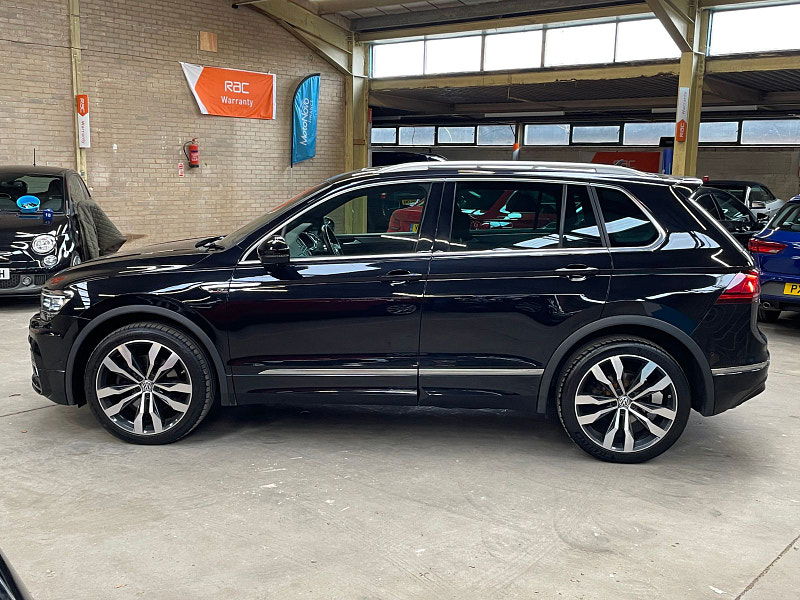 Volkswagen Tiguan 2.0 R-LINE TDI BMT 4MOTION DSG 5d 188 BHP PAN ROOF, HEAD UP DISPLAY DYNAUDIO, REVERSING CAMERA, SAT NAV 5dr Automatic 2025