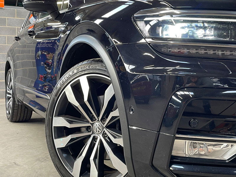 Volkswagen Tiguan 2.0 R-LINE TDI BMT 4MOTION DSG 5d 188 BHP PAN ROOF, HEAD UP DISPLAY DYNAUDIO, REVERSING CAMERA, SAT NAV 5dr Automatic 2025
