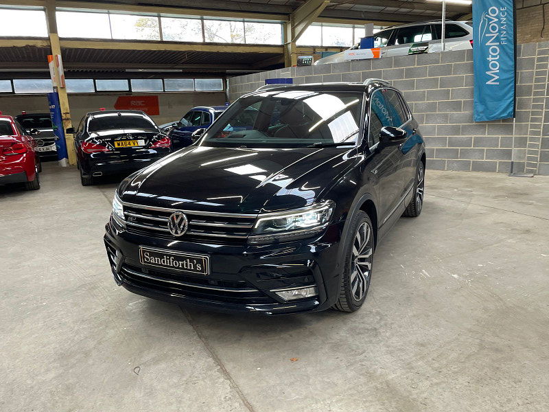 Volkswagen Tiguan 2.0 R-LINE TDI BMT 4MOTION DSG 5d 188 BHP PAN ROOF, HEAD UP DISPLAY DYNAUDIO, REVERSING CAMERA, SAT NAV 5dr Automatic 2025