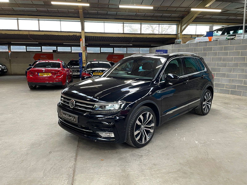 Volkswagen Tiguan 2.0 R-LINE TDI BMT 4MOTION DSG 5d 188 BHP PAN ROOF, HEAD UP DISPLAY DYNAUDIO, REVERSING CAMERA, SAT NAV 5dr Automatic 2025