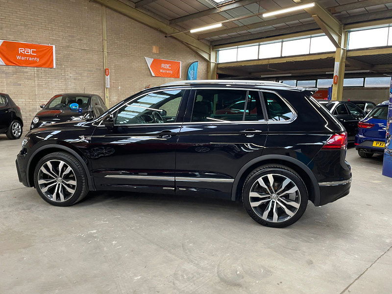 Volkswagen Tiguan 2.0 R-LINE TDI BMT 4MOTION DSG 5d 188 BHP PAN ROOF, HEAD UP DISPLAY DYNAUDIO, REVERSING CAMERA, SAT NAV 5dr Automatic 2025