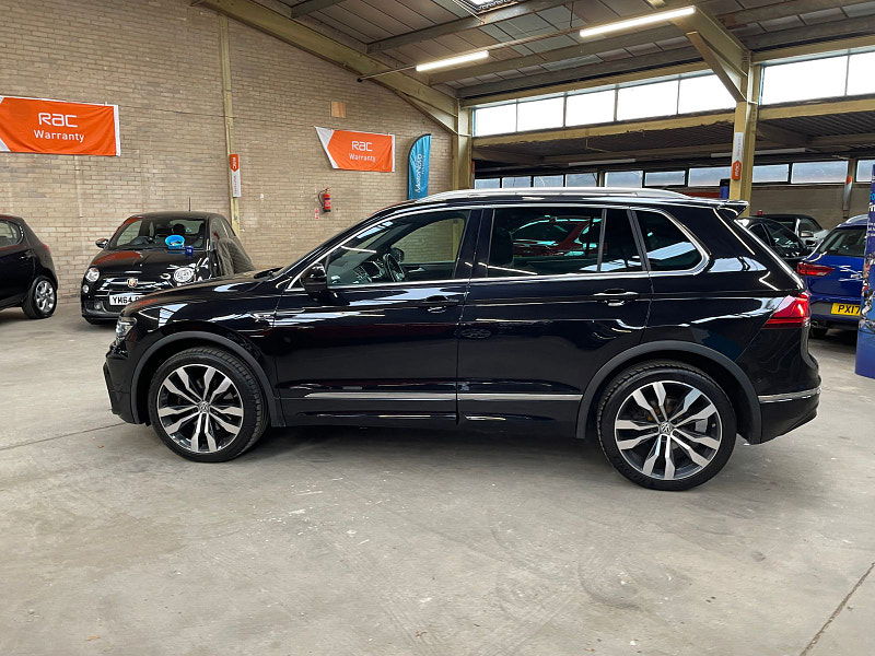 Volkswagen Tiguan 2.0 R-LINE TDI BMT 4MOTION DSG 5d 188 BHP PAN ROOF, HEAD UP DISPLAY DYNAUDIO, REVERSING CAMERA, SAT NAV 5dr Automatic 2025