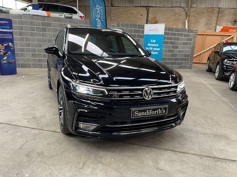 Volkswagen Tiguan 2.0 R-LINE TDI BMT 4MOTION DSG 5d 188 BHP PAN ROOF, HEAD UP DISPLAY DYNAUDIO, REVERSING CAMERA, SAT NAV 5dr Automatic 2025
