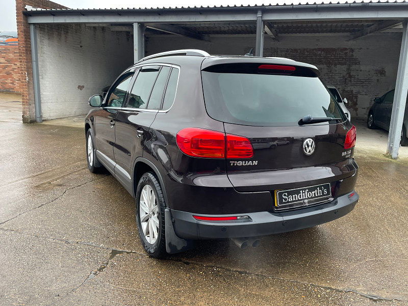 Volkswagen Tiguan 2.0 TDI BlueMotion Tech SE SUV 5dr Diesel Manual 4WD Euro 5 (s/s) (140 ps) 5dr Manual 2025