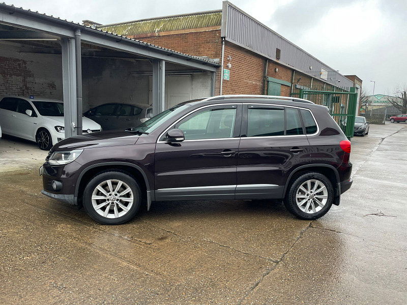 Volkswagen Tiguan 2.0 TDI BlueMotion Tech SE SUV 5dr Diesel Manual 4WD Euro 5 (s/s) (140 ps) 5dr Manual 2025