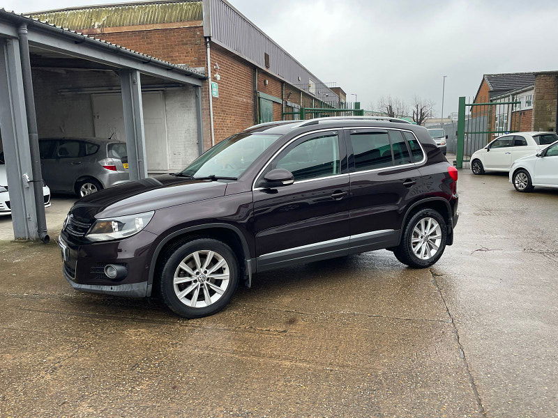 Volkswagen Tiguan 2.0 TDI BlueMotion Tech SE SUV 5dr Diesel Manual 4WD Euro 5 (s/s) (140 ps) 5dr Manual 2025