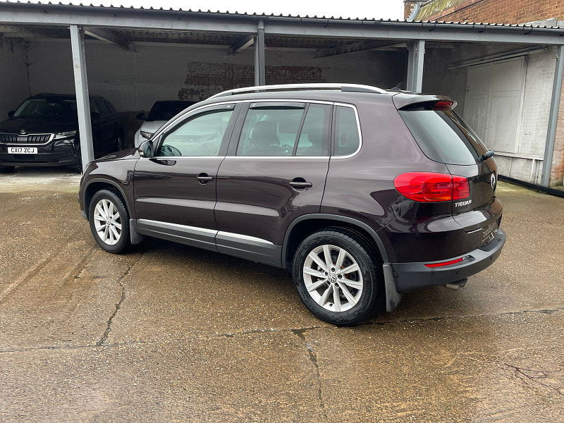 Volkswagen Tiguan 2.0 TDI BlueMotion Tech SE SUV 5dr Diesel Manual 4WD Euro 5 (s/s) (140 ps) 5dr Manual 2025