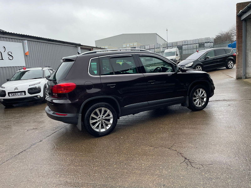 Volkswagen Tiguan 2.0 TDI BlueMotion Tech SE SUV 5dr Diesel Manual 4WD Euro 5 (s/s) (140 ps) 5dr Manual 2025