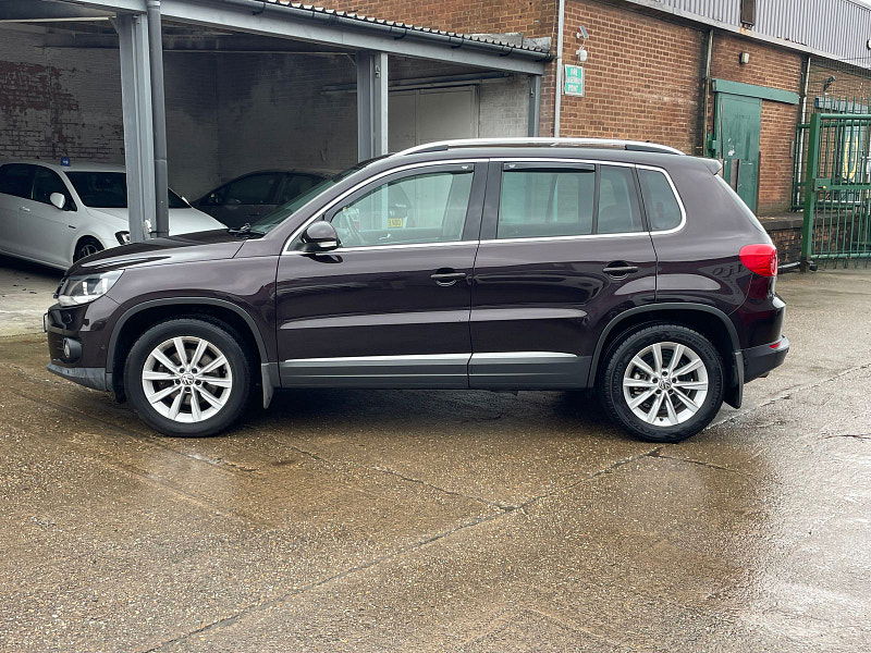 Volkswagen Tiguan 2.0 TDI BlueMotion Tech SE SUV 5dr Diesel Manual 4WD Euro 5 (s/s) (140 ps) 5dr Manual 2025