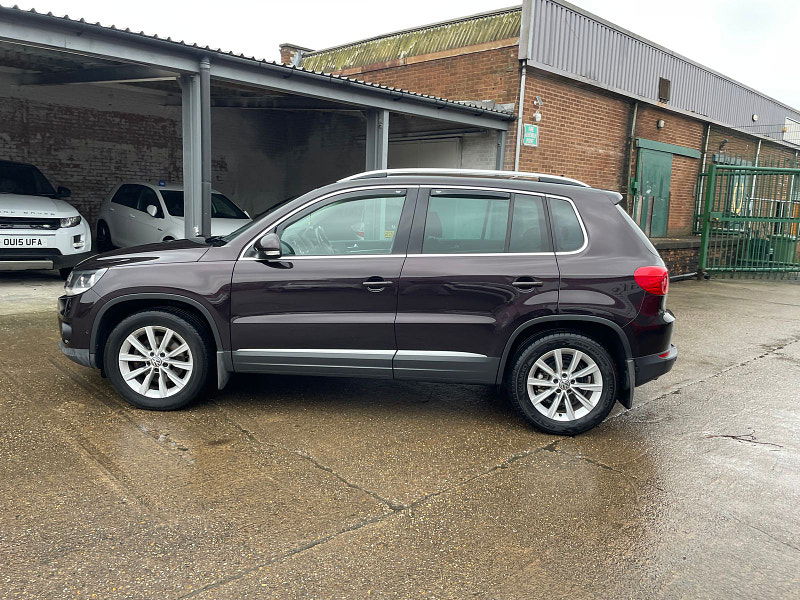 Volkswagen Tiguan 2.0 TDI BlueMotion Tech SE SUV 5dr Diesel Manual 4WD Euro 5 (s/s) (140 ps) 5dr Manual 2025