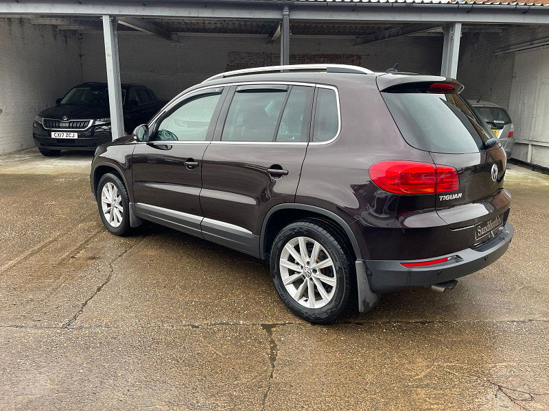 Volkswagen Tiguan 2.0 TDI BlueMotion Tech SE SUV 5dr Diesel Manual 4WD Euro 5 (s/s) (140 ps) 5dr Manual 2025