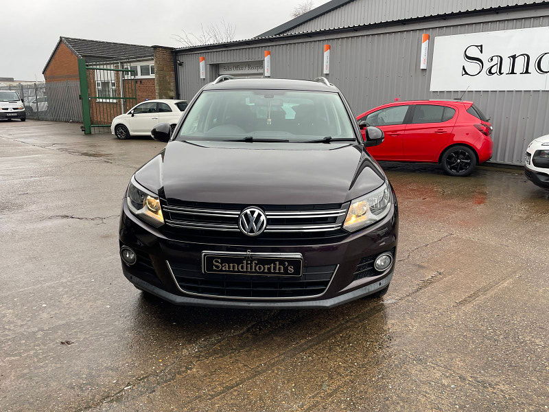 Volkswagen Tiguan 2.0 TDI BlueMotion Tech SE SUV 5dr Diesel Manual 4WD Euro 5 (s/s) (140 ps) 5dr Manual 2025