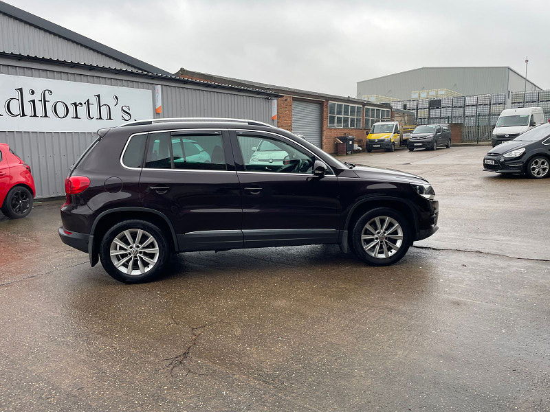 Volkswagen Tiguan 2.0 TDI BlueMotion Tech SE SUV 5dr Diesel Manual 4WD Euro 5 (s/s) (140 ps) 5dr Manual 2025