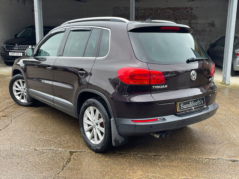 Volkswagen Tiguan 2.0 TDI BlueMotion Tech SE SUV 5dr Diesel Manual 4WD Euro 5 (s/s) (140 ps) 5dr Manual 2025