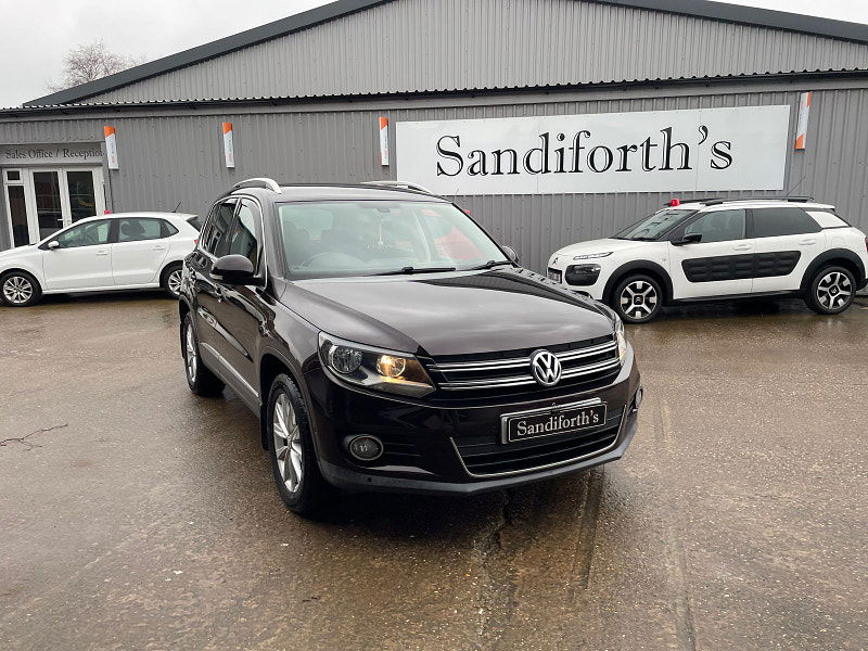 Volkswagen Tiguan 2.0 TDI BlueMotion Tech SE SUV 5dr Diesel Manual 4WD Euro 5 (s/s) (140 ps) 5dr Manual 2025